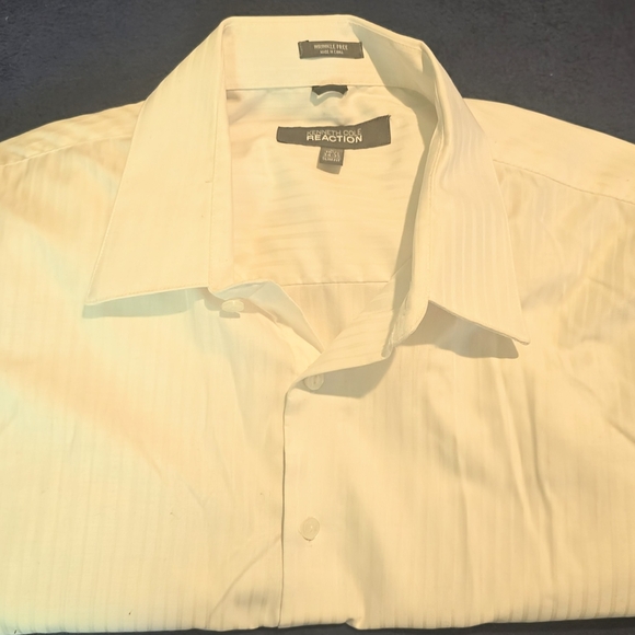 Kenneth Cole Reaction White Dress Shirt - Picture 2 of 3